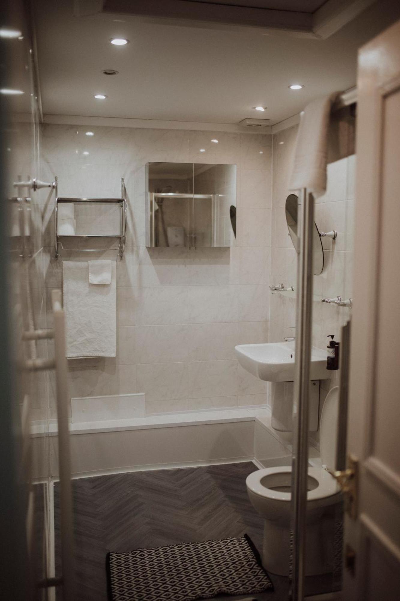 16 Pilrig Bed & Breakfast Edinburgh